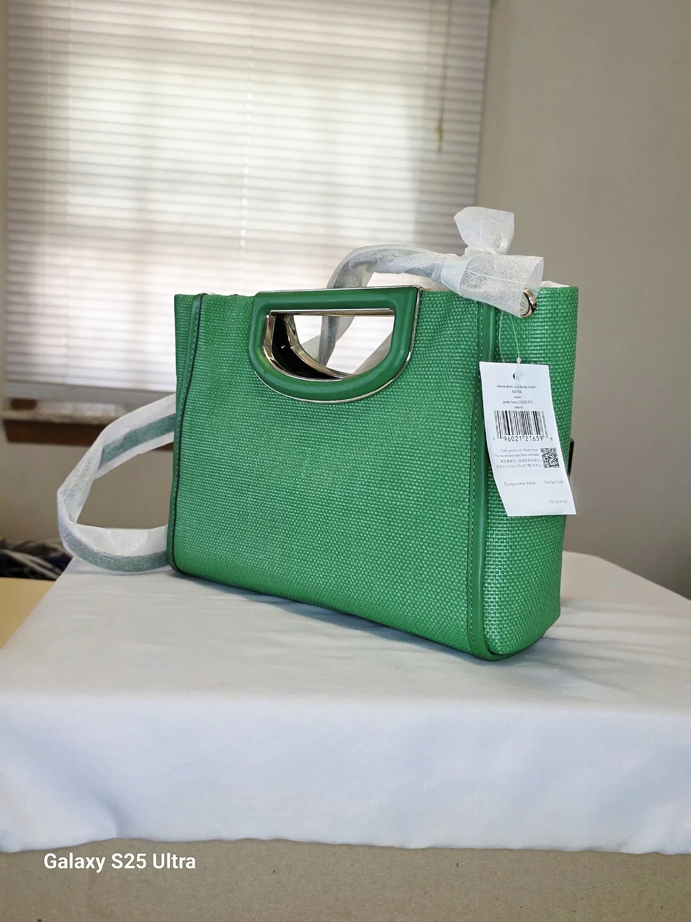 Kate Spade Alexia Straw Crossbody Clutch In Green Bean
